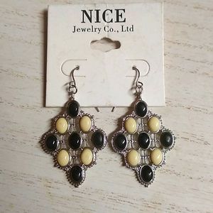 😻 3 For $15 Black & Cream Lucite Gem Dangles